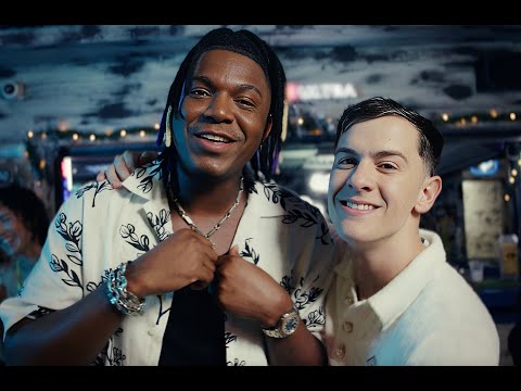 Venesti, @Guaynaa_  - Mi Debility (Official Video)