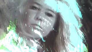 Molly Nilsson - Worlds Apart