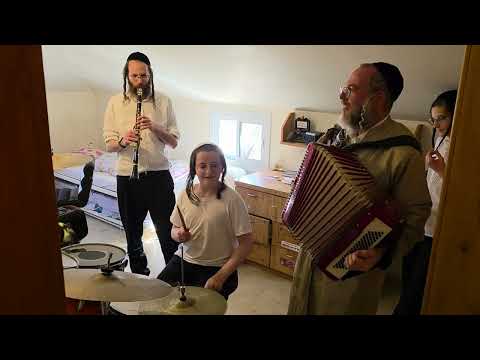 Chilik Frank & Avrum Leib Burshtein — Family Music at Its Best!