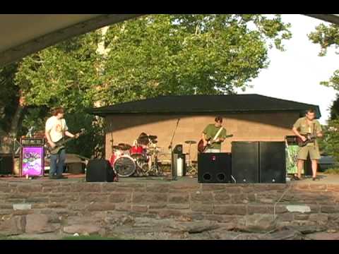 Love Button live at Andrew's Park 2003 - "Cargo"