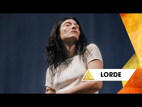 Lorde - Green Light (Glastonbury 2025)