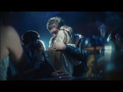 FANTOM - DEVOJKA SA TUŽNIM OČIMA