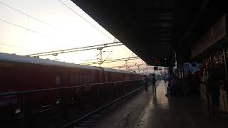 preview picture of video 'INDIAN RAILWAYS!!! 14709 BIKANER PURI EXPRESS,announcement at SHAHDOL RAILWAY STATION'