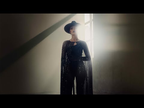 Paulina B - Aves Negras (Video Oficial)