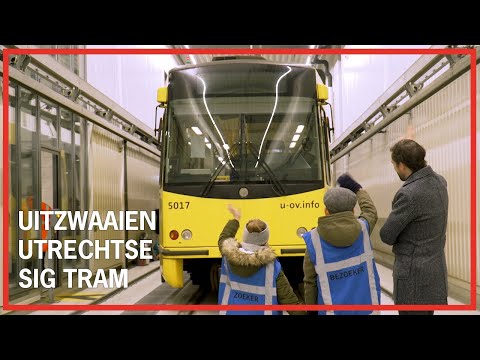 Utrechtse tram overgedragen aan Transport Museum