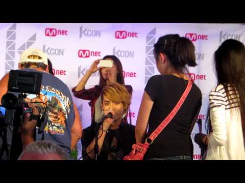 [FANCAM] 121013 EXO-M Fansign (3) - Kris telling us to be careful @ KCON 2012