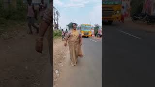 Download lagu Indian Tamil Aunty Walking on Street  #aunty #Lady #bhabhi #Chubby #saree mp3