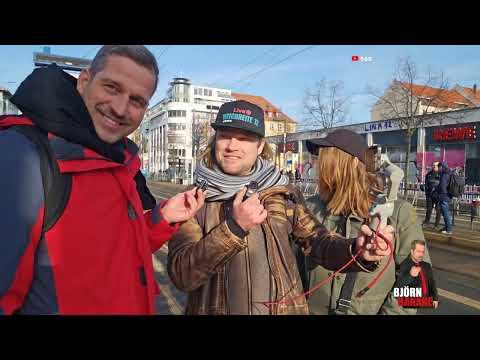 Platzwunde am Kopf - Weichreite auf Demo verletzt!