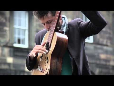 Tom Ward Busking at Edinburgh Fringe Festival