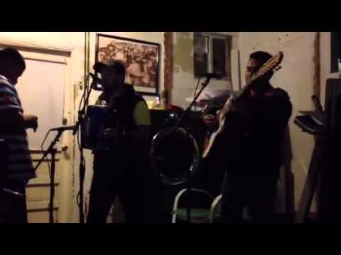 JR Barraza en la casa de compa Lino