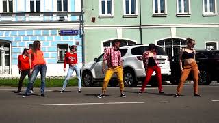 Windows - Felix Snow feat.  Icona Pop