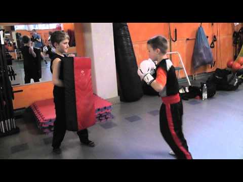 2013-03-28 Kickboxen Schüler - Unser Kraftpaket Tyler Felde 6. Jahre - Sugambrer Fightclub