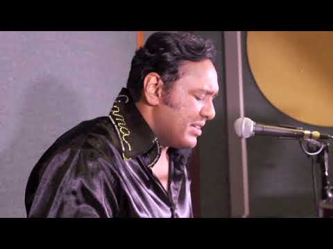 Rinaldo canta Separate Ways