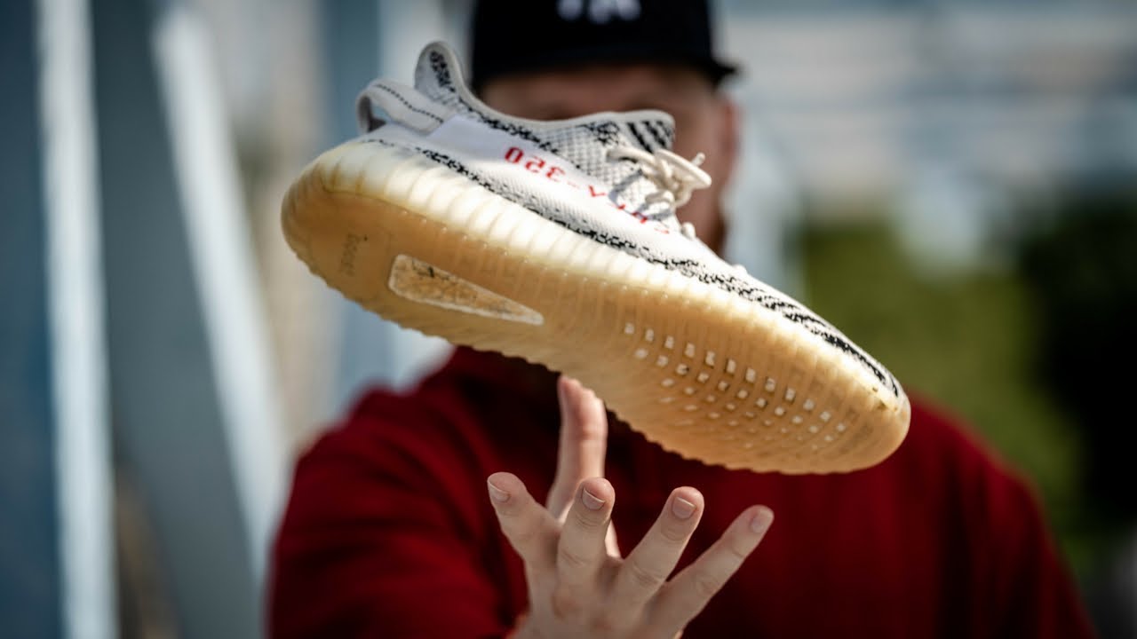 update: AFTER WEARING THE ADIDAS YEEZY BOOST 350 V2 ZEBRA FOR 1 YEAR! (Pros & Cons)