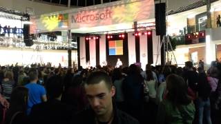 Dierks Bentley singing Sweet &amp; Wild at West Edmonton Mall (Microsoft Store Grand Opening)