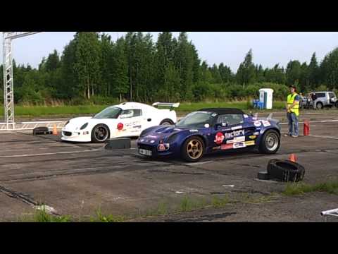 Lotus Elise vs Lotus Exige dragrace