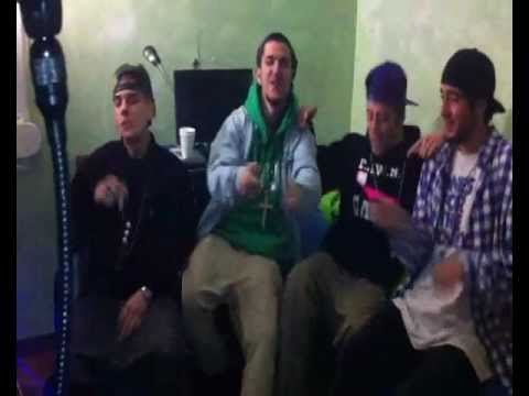 LiL GUiU - 3DS XL *MUSIC VIDEO* (Prod.EmillzZzZ)  THiS WHAT iBEEN DOiN BiTCH!