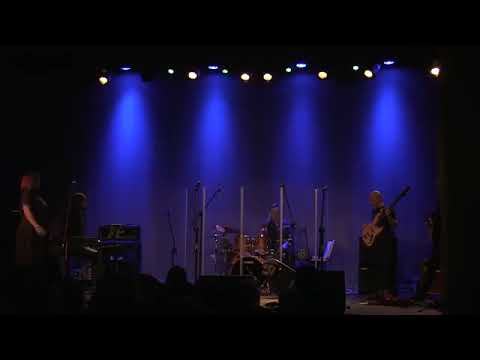 Sonia Michalczuk-Czy znikniesz Live Praski Blues (Mariusz Sykut drum solo)