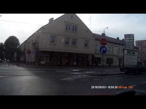 Policja Garwolin. Policjant na czerwonym świetle