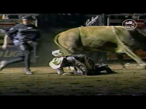 Bo Time bucks Justin Volz - 03 PBR Cheyenne