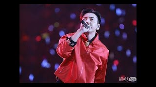 不僅陳偉霆撿垃圾，鹿晗、胡歌做的這些事也超有教養