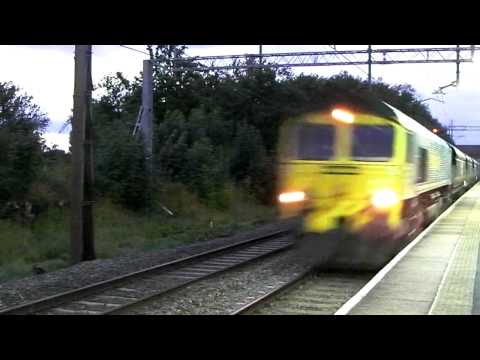 WCML freight - Freightliner 66 through Acton Bridge
