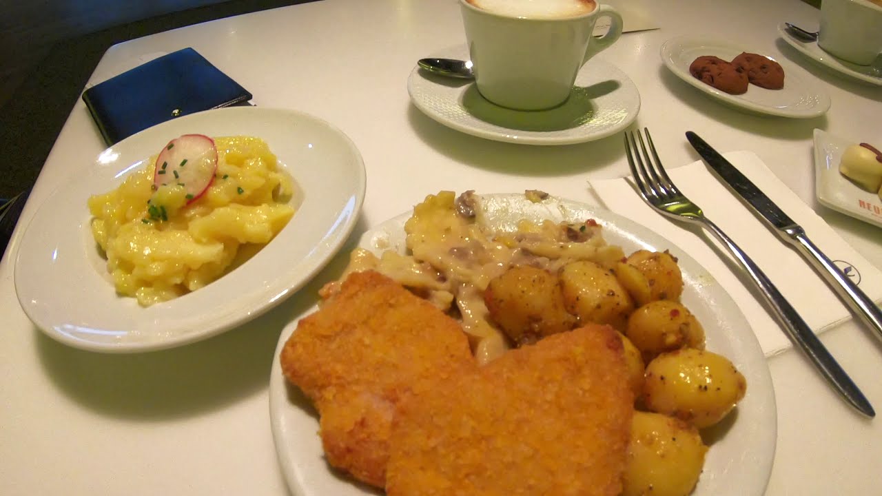 Lufthansa Senator Lounge thumbnail