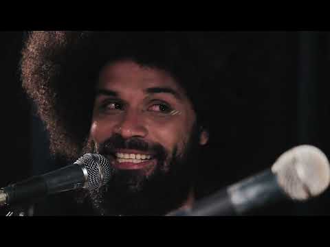 Duas Pegadas - Tukum