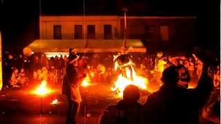 preview picture of video 'Carnaval de Saint-Vaast 2013 * Brûlage des Bosses de T'chaud lapins * .Mardi 02/04/2013'