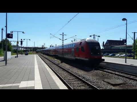 Baureihe 146 in Emden Hbf mit Doppelstockzug