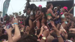 Waka Flocka Flame - Round of Applause