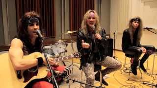 STEEL PANTHER - &quot;Weenie Ride&quot; Live Acoustic | Metal Injection