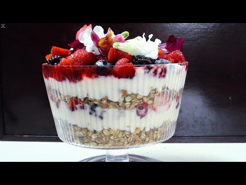 Delicious GRANOLA YOGHURT TRIFLE -Easy BREAKFAST For A Crowd!