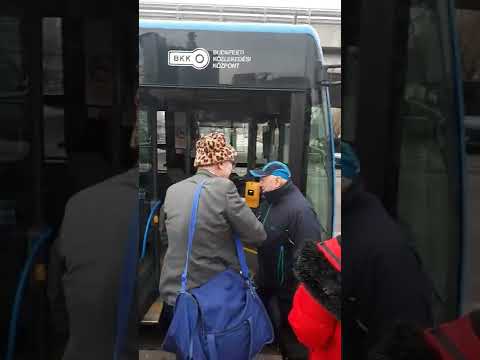 Egy pályafutás vége – Az utolsó busz átadása