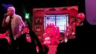 THE VANDALS - "I Don't Believe In Santa Claus" 