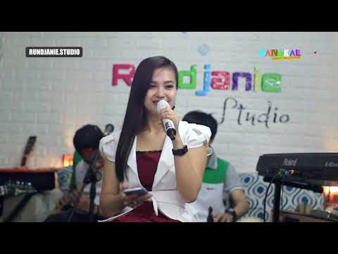 Pengabdian Seorang Wanita Anie Anjanie cover