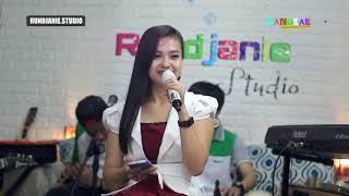 Download lagu Pengabdian Seorang Wanita Anie Anjanie cover mp3