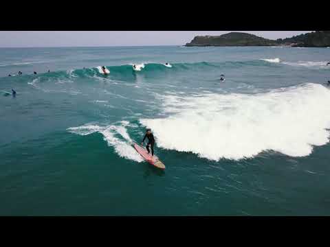 Comment prendre une vague en stand up paddle