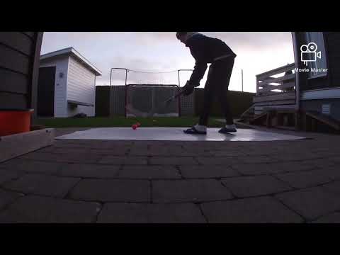 Bandy skott #1. Skjuter nästan sönder fönstret!!😱😱