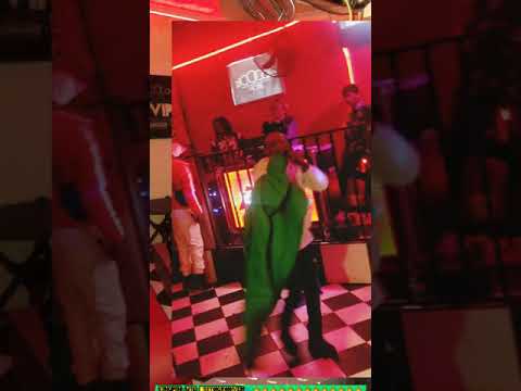 siyogroover live performance at ZICCO CAFÉ 🔥🔥🔥🔥🔥❤❤❤❤🔂🔂🔂🔥🎶lets all subscribe more hits coming soon🔥💯🔂