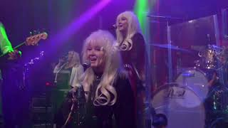 Fleetwood Mac Experience &amp; Stevie Nicks - Rooms On Fire Live