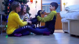 ПРОПАЛА СОБАКА! Настя с Соней и Рома ищут хозяина