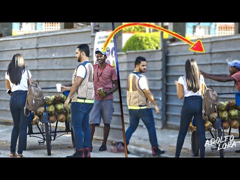 ME RECHAZA POR SER ALBAÑIL Y SE LLEVA LECCION POR INTERESADA (Gold Digger Prank)