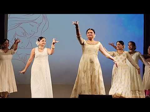 Oru Dheivam Thantha Poove....Kannathil Muthamittal....