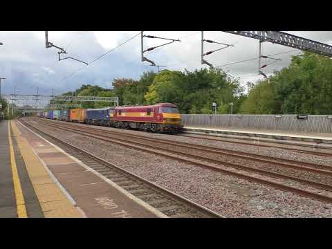 170915 Tamworth 90020 & 90034 4M25