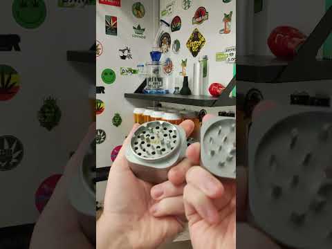 Pax Threadless Grinder Test