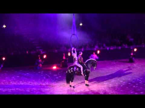 Equitana 2013 Festivallo Hoptop show hest og akrobatikk