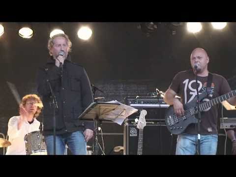 Join in the crowd - Vocal: Lars Torbjørn Stenholdt