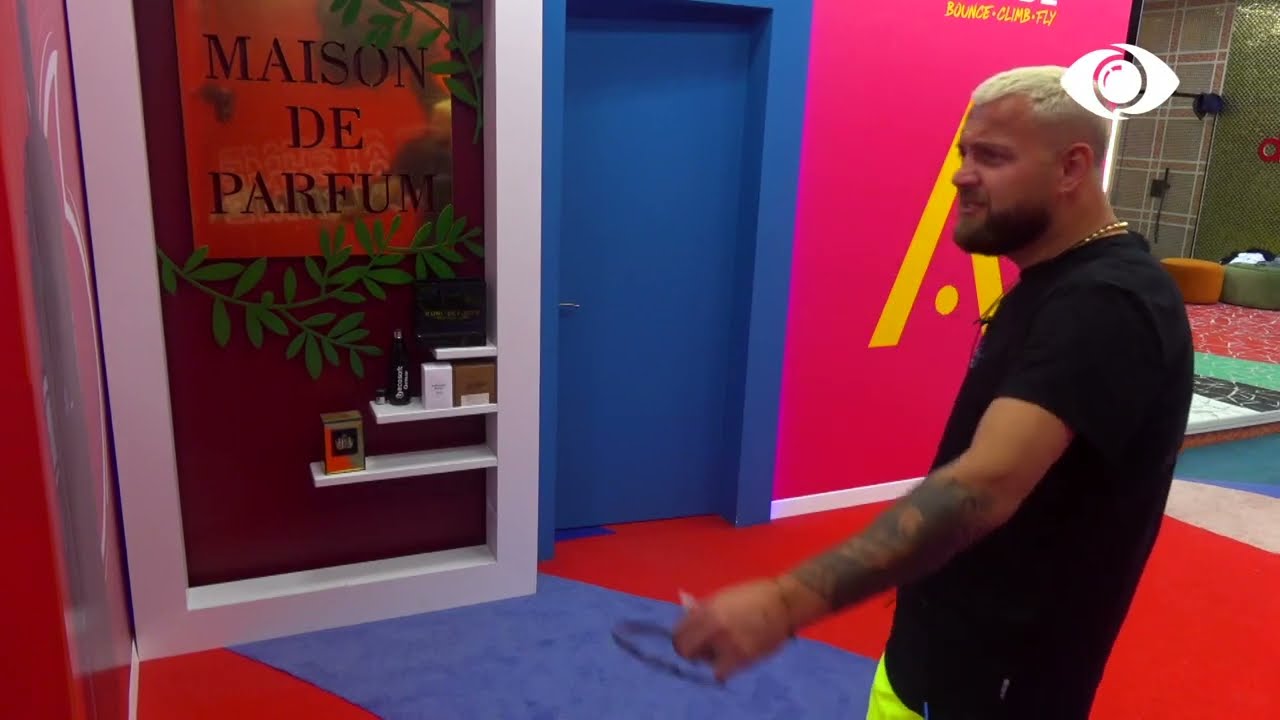 Luizi zgjon nga gjumi Ronaldon duke i kënduar