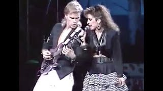Download lagu [Rare] 1-2-3 (Live) Let it Loose Tour 1987 Gloria Estefan & Miami Sound Machine mp3
